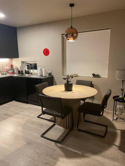 Beautiful Apartment Near Airport Njarthvik Dış mekan fotoğraf