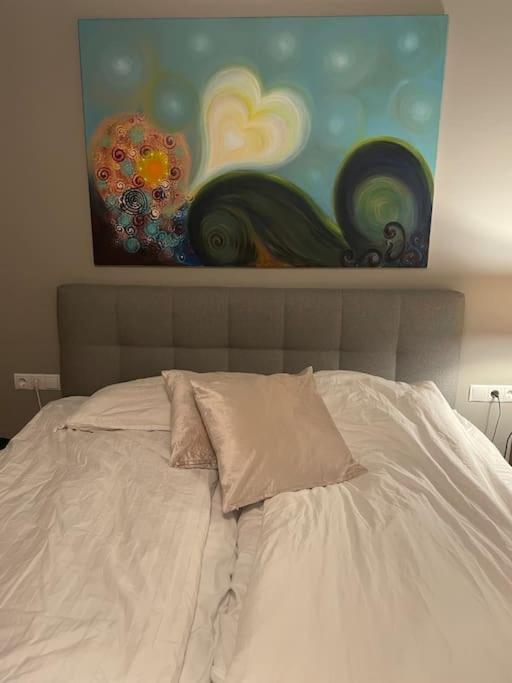 Beautiful Apartment Near Airport Njarthvik Dış mekan fotoğraf